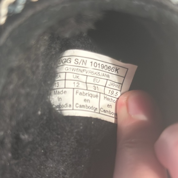 Ugg kids TASMAN II SLIPPER Size 13- Black Great condition house shoes kids - Picture 8 of 8